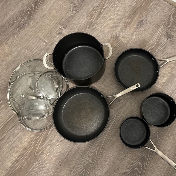 10-piece never-stick set from ninja